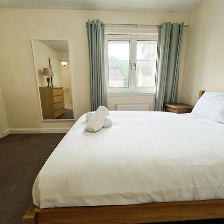 Glasgow Central - Entire House - Free Parking , Free Super Fast Wifi , Private Garden & Parking Security Exteriör bild