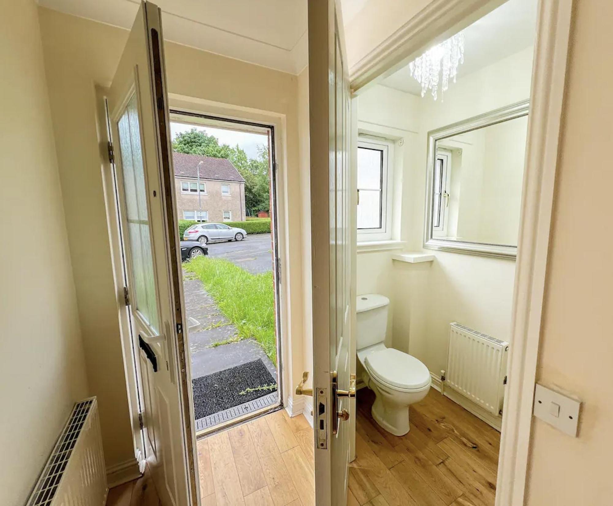 Glasgow Central - Entire House - Free Parking , Free Super Fast Wifi , Private Garden & Parking Security Exteriör bild