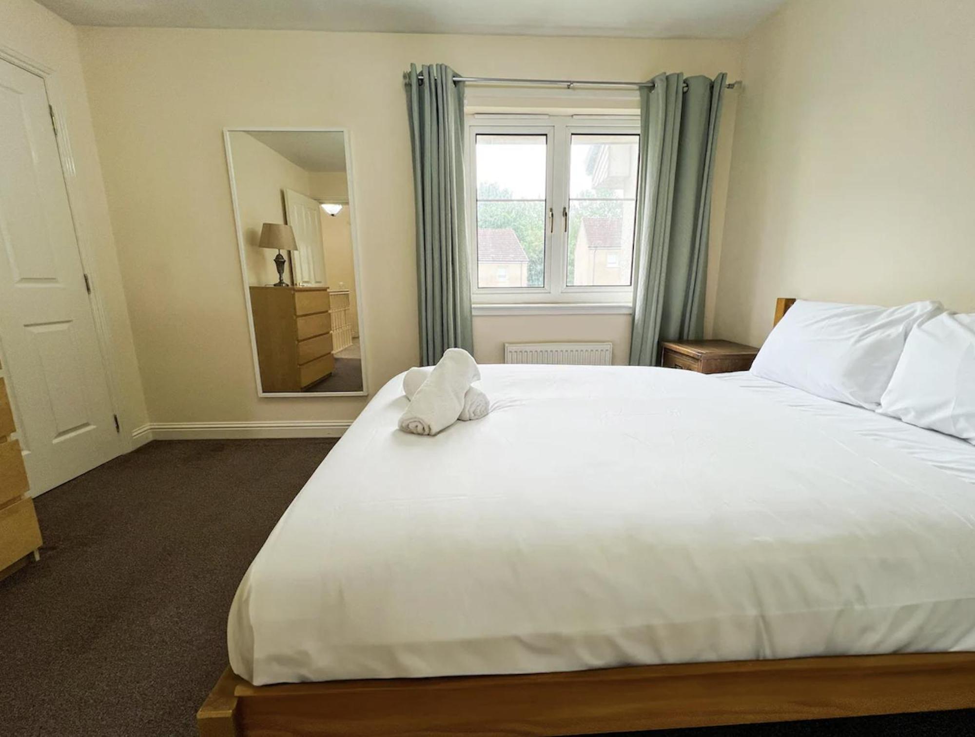 Glasgow Central - Entire House - Free Parking , Free Super Fast Wifi , Private Garden & Parking Security Exteriör bild