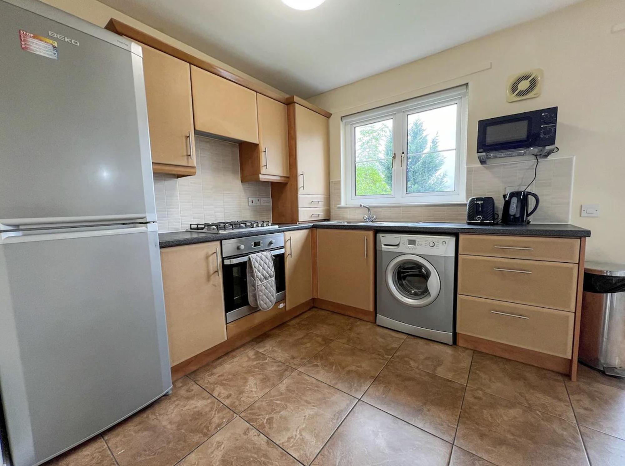 Glasgow Central - Entire House - Free Parking , Free Super Fast Wifi , Private Garden & Parking Security Exteriör bild
