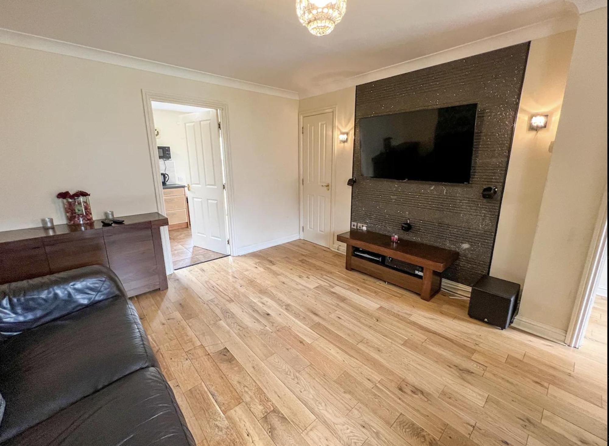 Glasgow Central - Entire House - Free Parking , Free Super Fast Wifi , Private Garden & Parking Security Exteriör bild