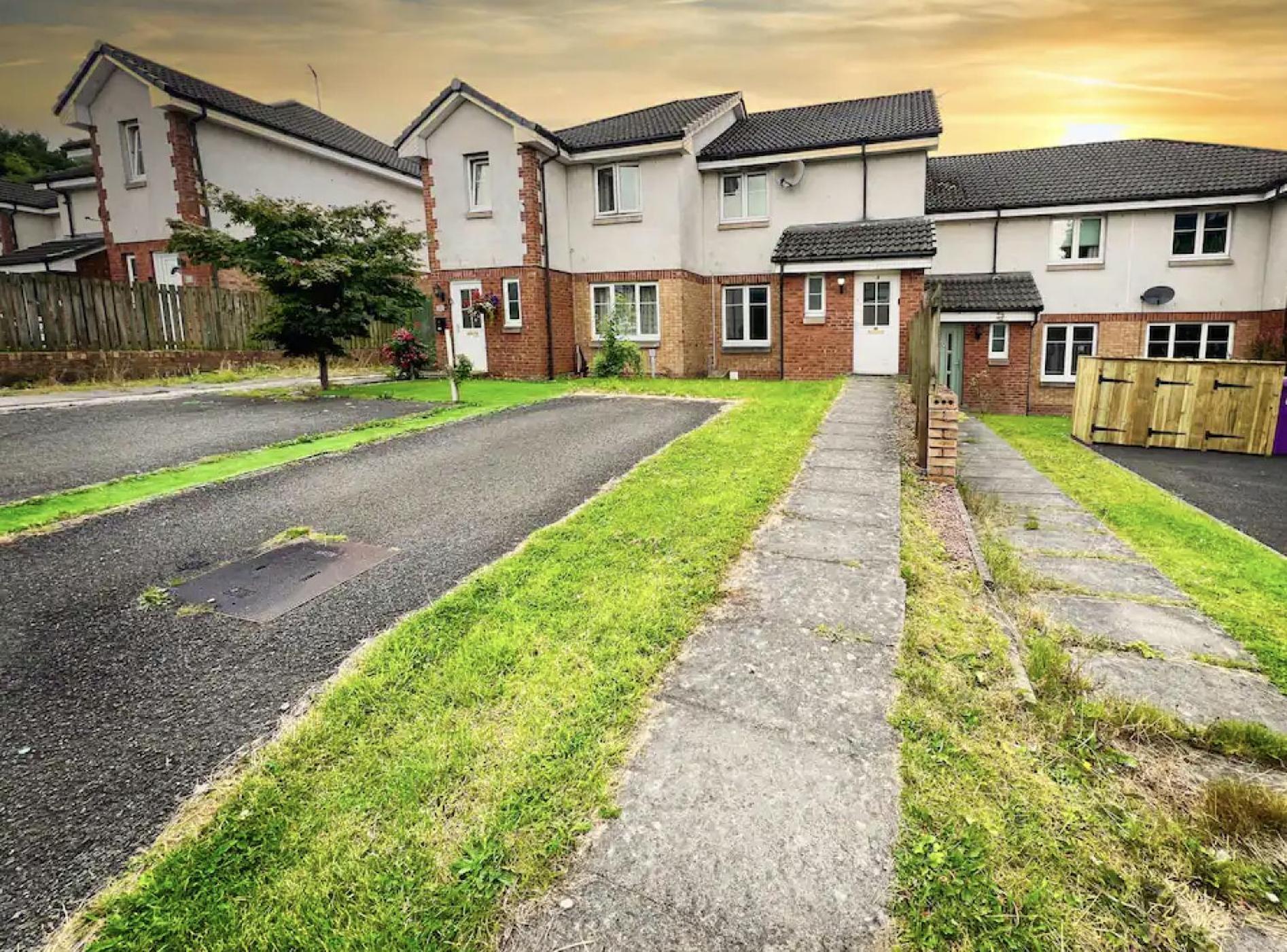 Glasgow Central - Entire House - Free Parking , Free Super Fast Wifi , Private Garden & Parking Security Exteriör bild